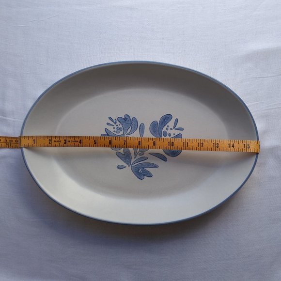 Vintage Pfaltzgraff Yorktowne 16" Serving Platter - Picture 7 of 8
